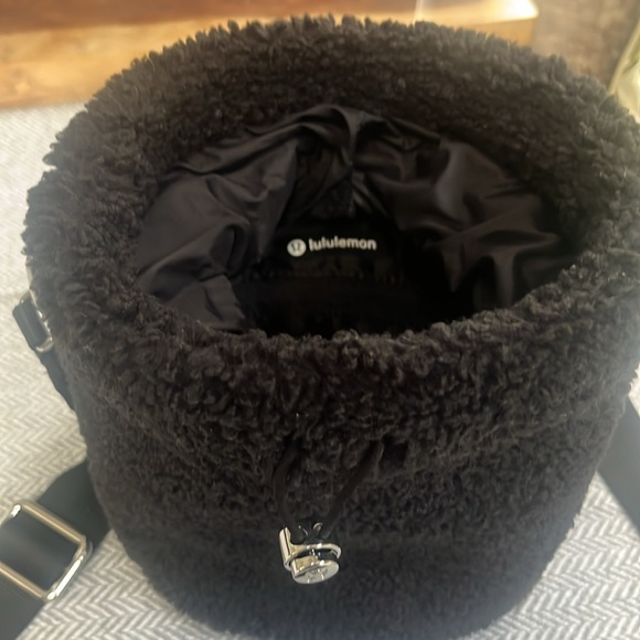 SOLD! Lululemon Fleece Crossbody Black Bucket Bag - Picture 2 of 4